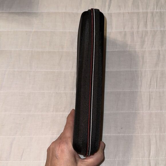 Nintendo Switch Black Deluxe Zip Around Hardshell Travel Case - Picture 8 of 12